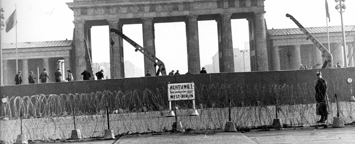 Abbildung des Brandenburger Tors kurz nachdem Mauerbau