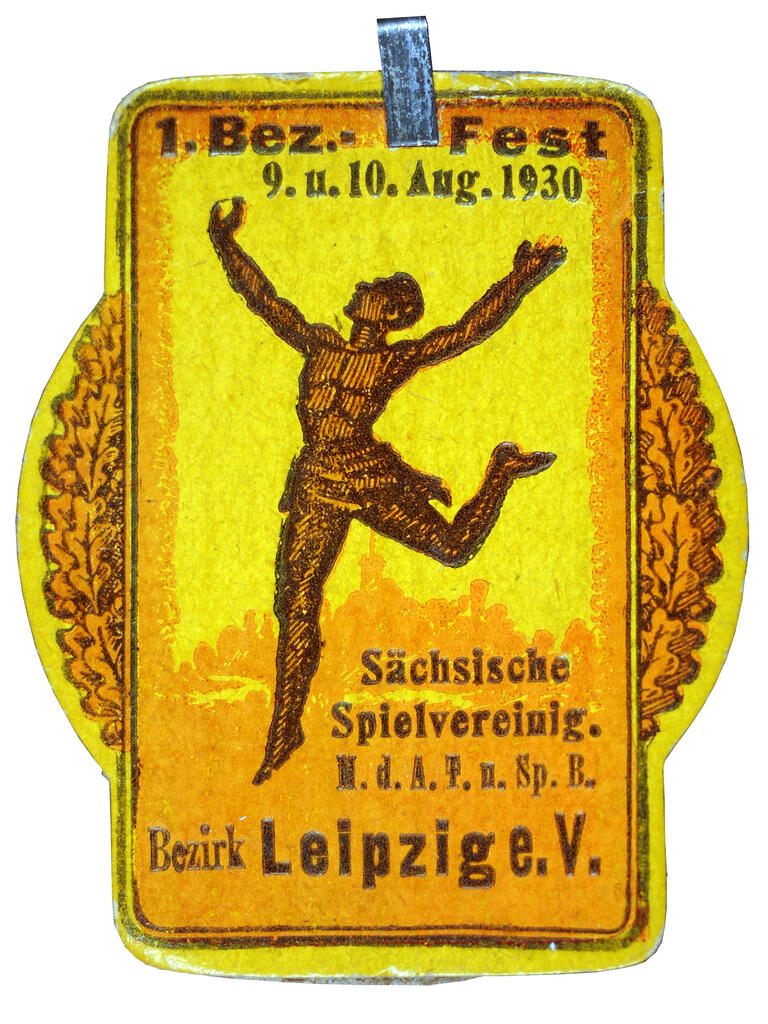 Sticker: 1. Bez.-Fest, Sächsische Spielvereinigung, W.d.A.T.u.Sp.R. Bezirk Leipzig e.V., 9. u. 10. August 1930