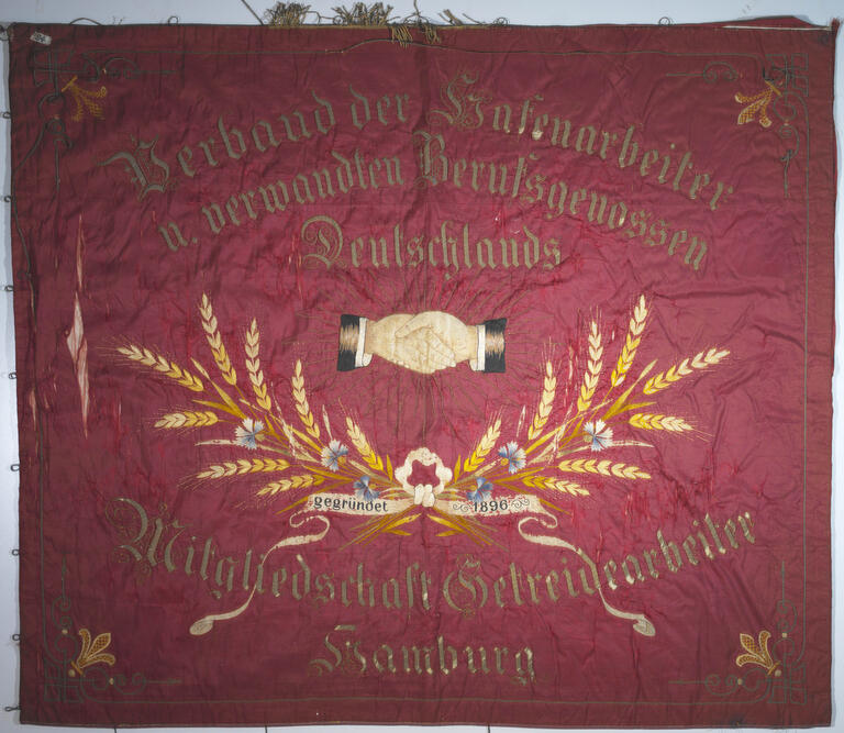 Fahne des Verbandes der Hafenarbeiter und verwandter Berufsgenossen in Hamburg um 1902